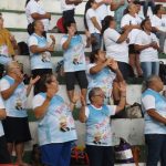 Pessoas celebrando