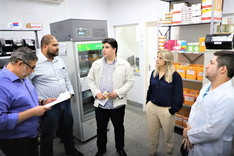 Ambulatório de Especialidades do HU recebe visita de representantes da SES