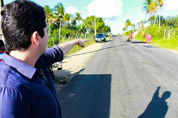 Gustinho assegura mais 2,1 milhões para asfaltar município de Lagarto