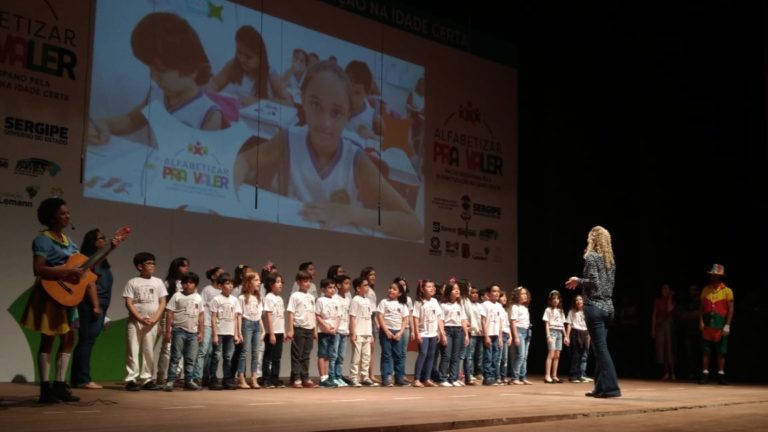 Governo lança o Pacto Sergipano pela Alfabetização na Idade Certa