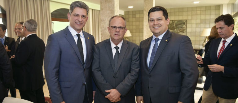 Belivaldo discute com presidente do Senado pauta que pode garantir recursos para Sergipe