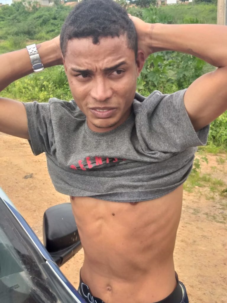Suspeito de cometer assaltos na Colônia 13 é preso com cocaína