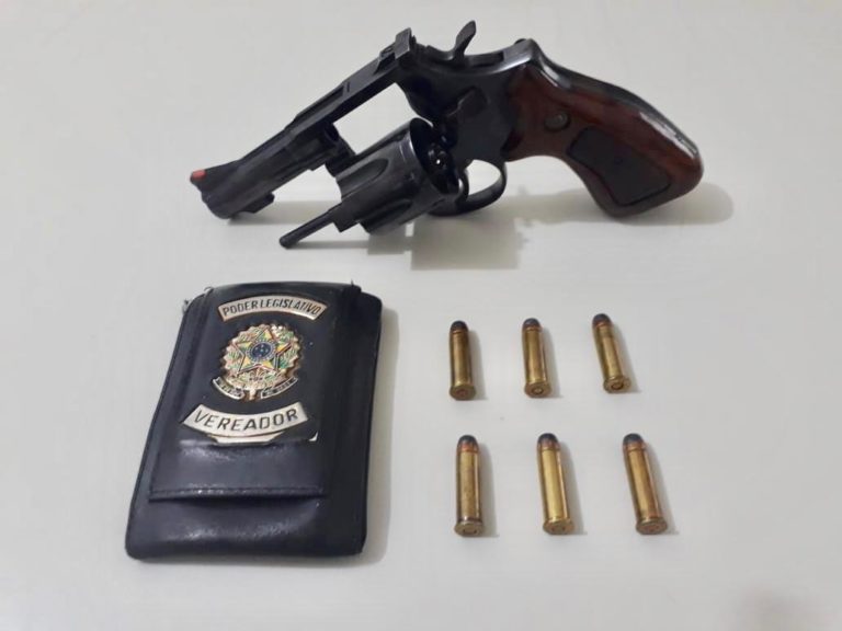 Homem é preso com carteira de vereador e arma de fogo em Lagarto