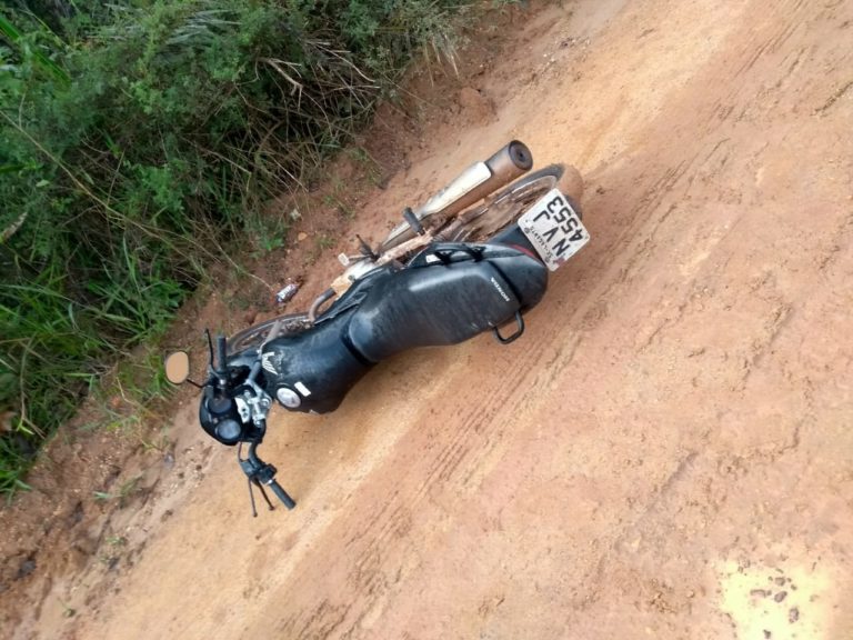Policiais recuperam motocicleta roubada na Colônia Treze