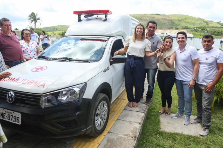 Comunidade do Tanque recebe ambulância da Prefeitura de Lagarto