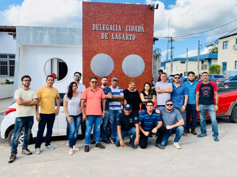 Policiais civis de Lagarto cruzam os braços em protesto