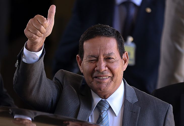 Vice-presidente Hamilton Mourão será homenageado em Sergipe