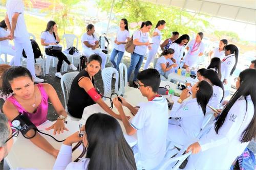 Ação de educação em saúde beneficia pacientes e acompanhantes