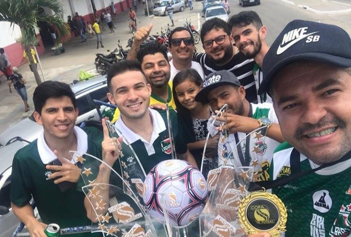 Na última segunda-feira, o time desfilou pelas ruas da cidade