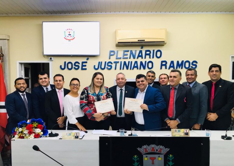 Câmara entrega Título de Cidadão Lagartense a Patrícia e Júnior Confecções