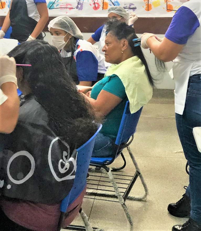 Usuários do Hospital Universitário participam de ‘Momento da Beleza’