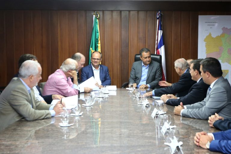 Belivaldo discute retomada das atividades da Fafen com representantes do grupo Unigel