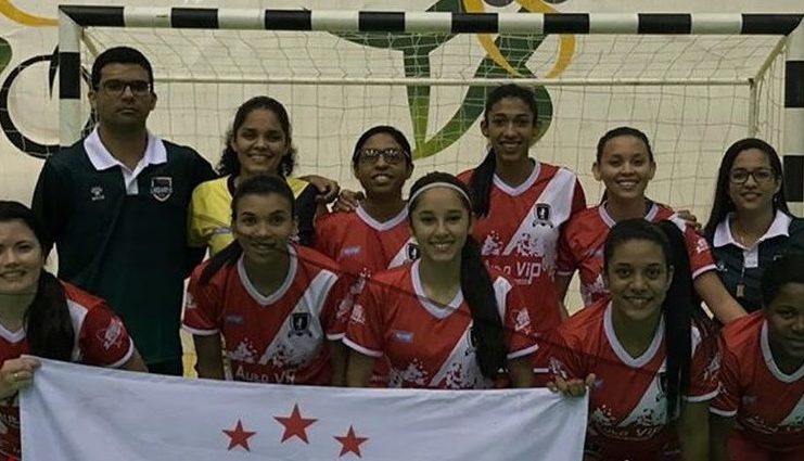 Elenco feminino do Lagarto Futsal