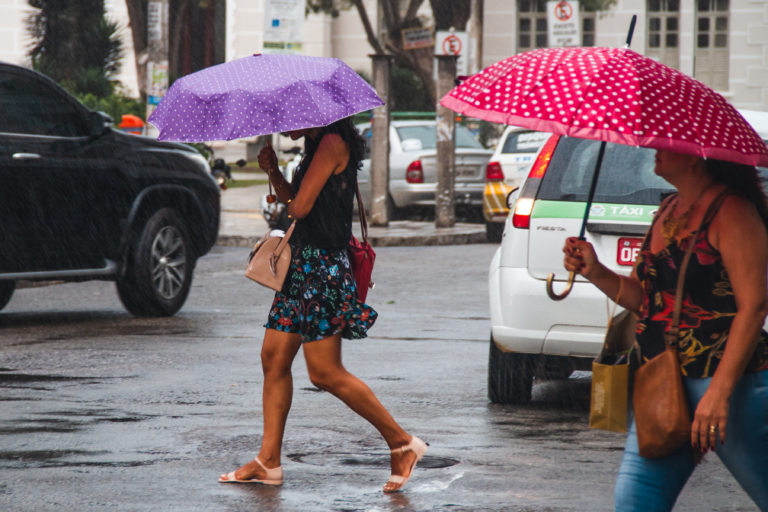 Centro de Meteorologia prevê mais chuva entre esta sexta e sábado na região centro-sul
