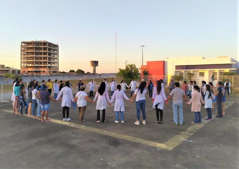 Usuários do HUL praticam cuidado e confiança mútua em grupo vivencial