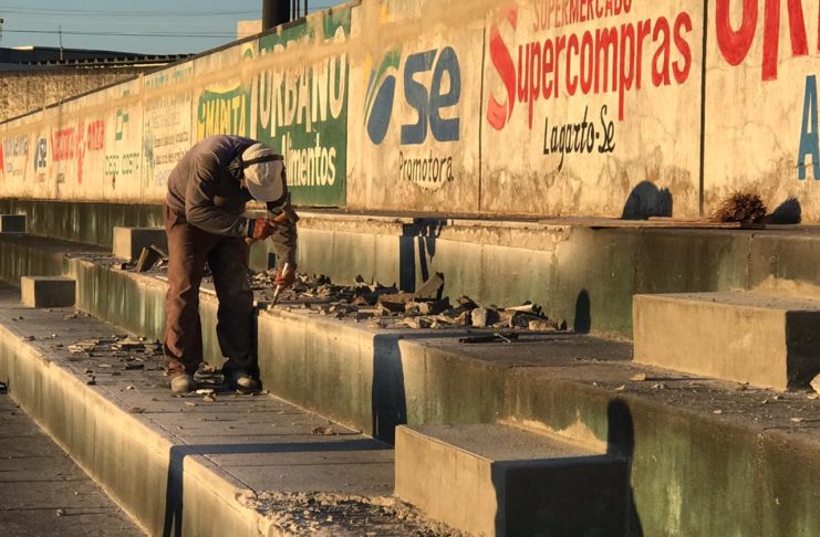 Piso das arquibancadas serão trocados