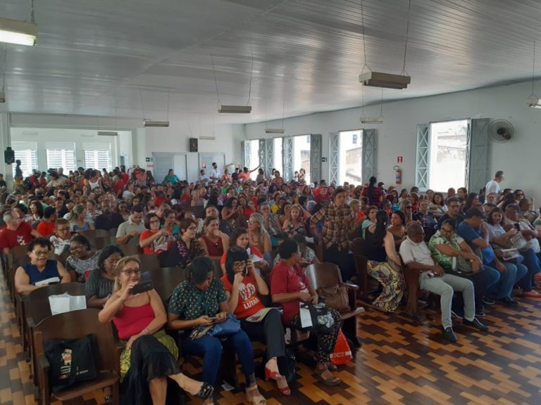 Professores da rede estadual entram em greve no dia 26