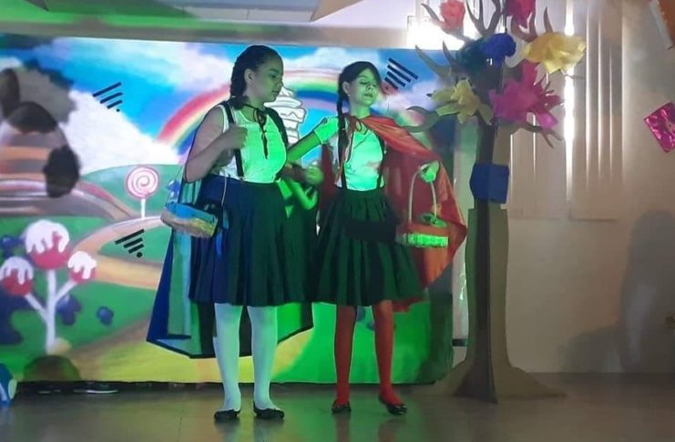 As aventuras de hashtagzinho vermelho