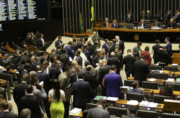 O Plenário da Câmara dos Deputados, começa a votar os destaques da Medida Provisória 881/19, que estabelece garantias para a atividade econômica de livre mercado, impõe restrições ao poder regulatório do Estado, cria direitos de liberdade econômica e regula a atuação do Fisco federal.