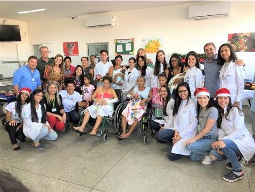 Pacientes e acompanhantes vivenciam momento especial de Natal