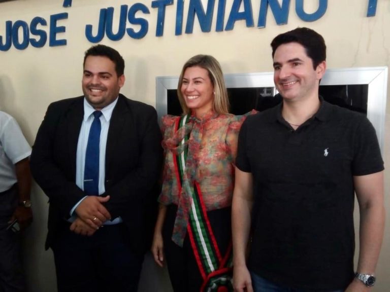 Hilda Ribeiro toma posse e discursa contra fake news e machismo