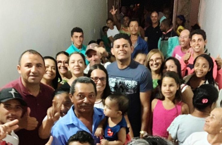 Sérgio Reis em visita ao povoado Boa Vista