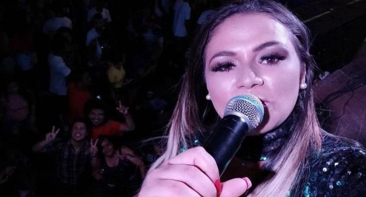 a-cantora-desmaiou-durante-a-apresentacao-1206810