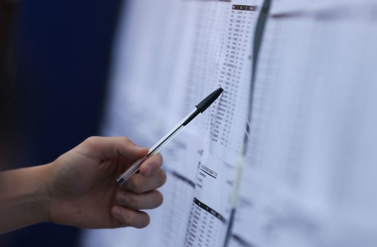 Candidatos fazem provas do Enem neste domingo no Centro de Ensino Médio Elefante Branco