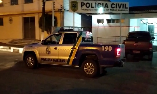 Homem é preso após agredir a ex e o pai dela em Tobias Barreto