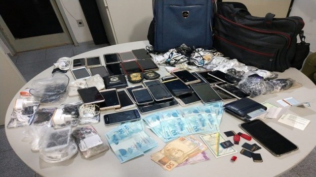 Ex-diretor de presídio de Tobias é preso tentando entregar celulares no Copemcan