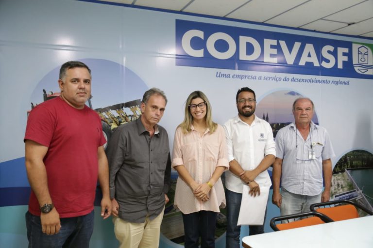 Prefeitura firma parceria com Codevasf para calçamento de ruas em Lagarto