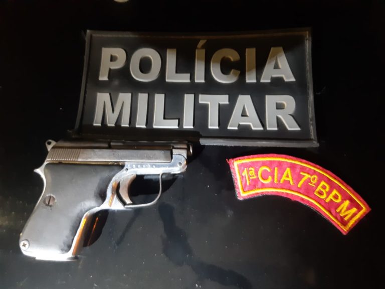 Jovem é preso portando arma de fogo no povoado Brasília