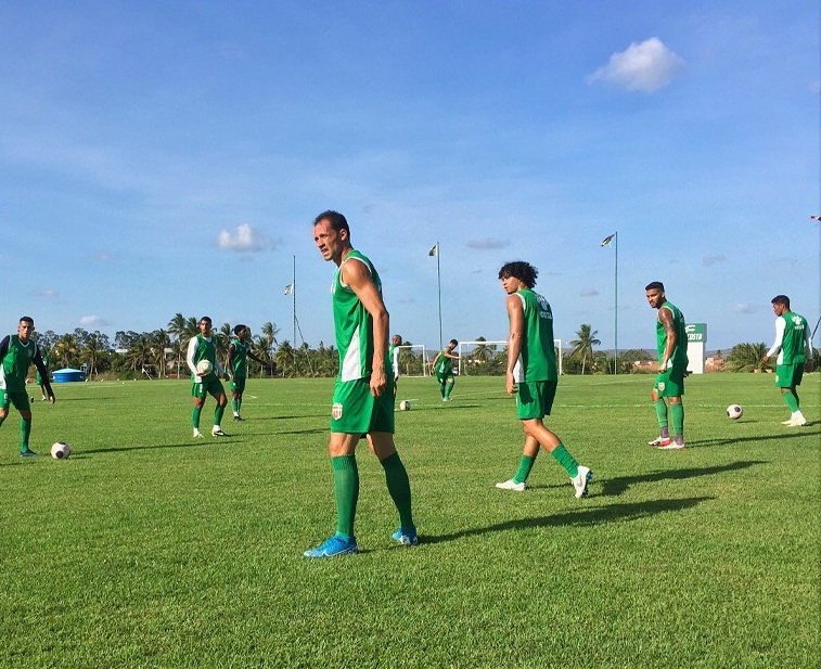 Mal nos gramados, Lagarto FC oficializa demissão de três atletas