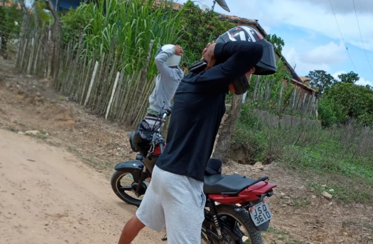 Dois homens de 30 e 18 anos foram conduzidos à DRL