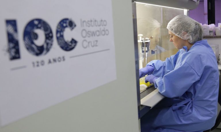 Número de casos suspeitos de coronavírus no Brasil cai para três