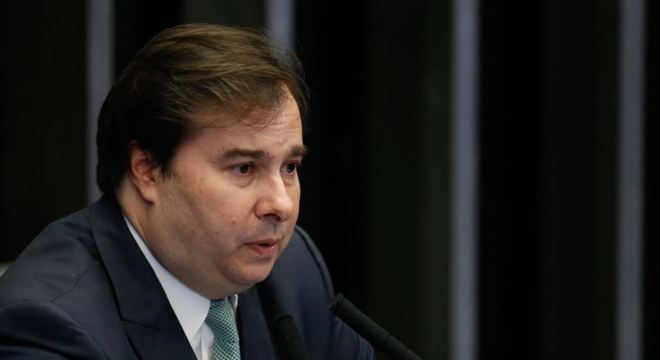 Congresso só fechou na ditadura e não vai fechar mais, diz Rodrigo Maia