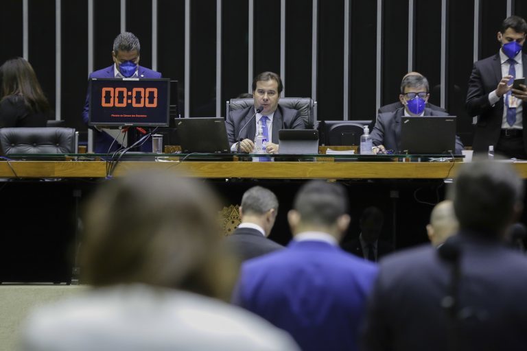 Câmara aprova projeto que autoriza telemedicina durante pandemia de coronavírus