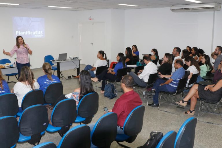 SES apresenta PlanificaSUS a profissionais do Hospital Universitário de Lagarto