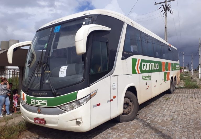 Ônibus vindo de SP muda de rota e é barrado pela PM em Sergipe