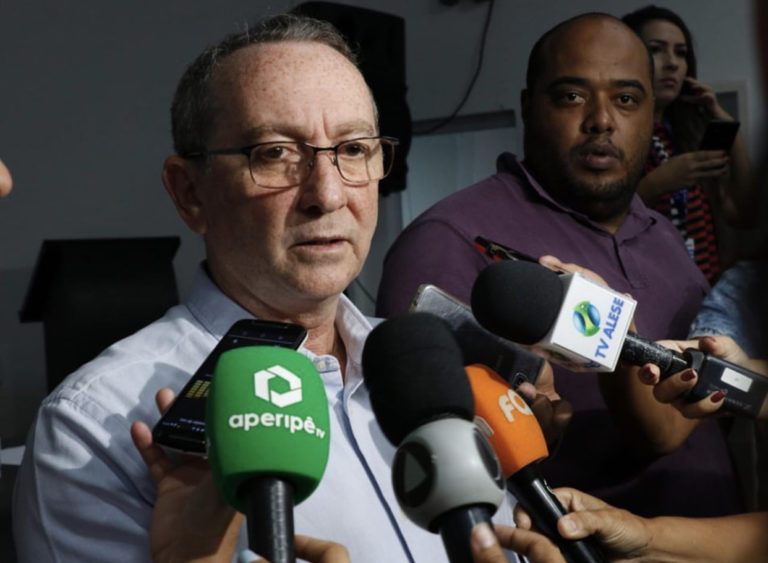 Secretário da Saúde de Sergipe pede demissão