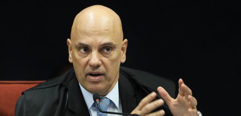 Ministro do STF suspende nomeação de Bolsonaro para diretoria-geral da PF