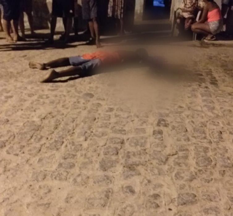 Jovem é executado com um tiro na cabeça em Simão Dias