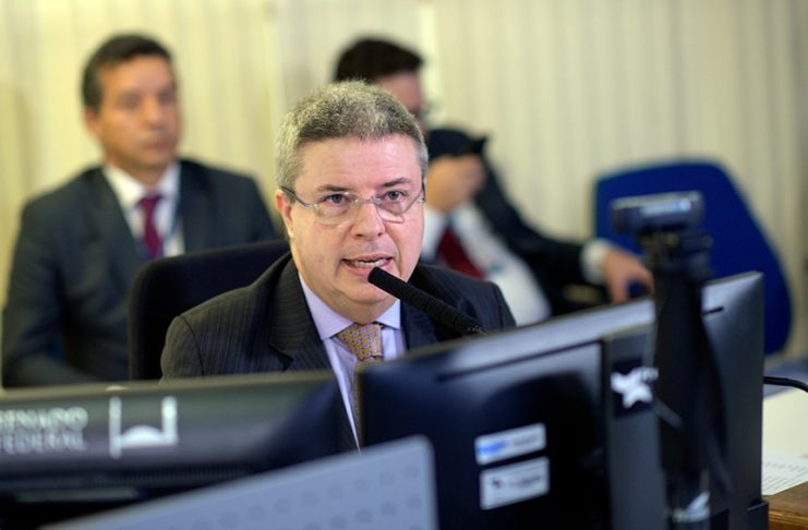 Autor, Antonio Anastasia explica que o projeto cria regras transitórias que suspendam temporariamente exigências legais em razão da crise gerada pela pandemia