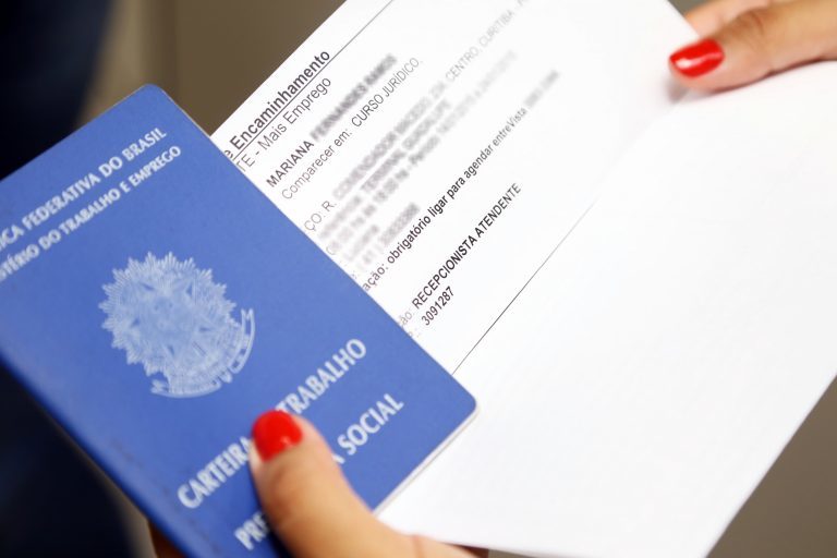 Governo revoga MP do Contrato Verde e Amarelo e vai editar novo texto