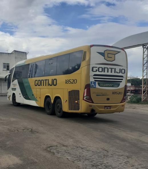 PMs de Tobias Barreto barram ônibus com passageiros de São Paulo