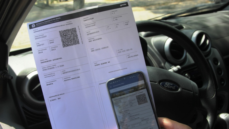 Proprietários de veículos automotivos podem emitir o CRLV sem sair de casa