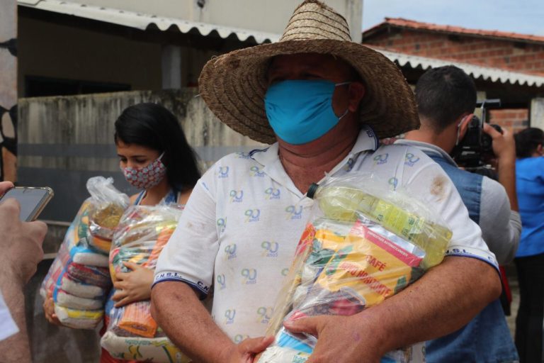 Prefeitura de Lagarto entrega mais de mil cestas básicas para povoados e assentamentos