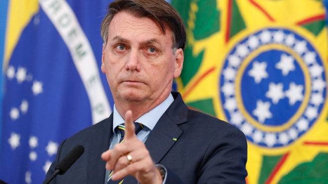 Bolsonaro diz ter sido impedido de ir a jogo do Santos por não ter se vacinado