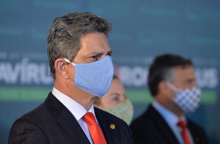 Nas redes sociais, o senador segue tecendo duras críticas ao presidente Jair Bolsonaro