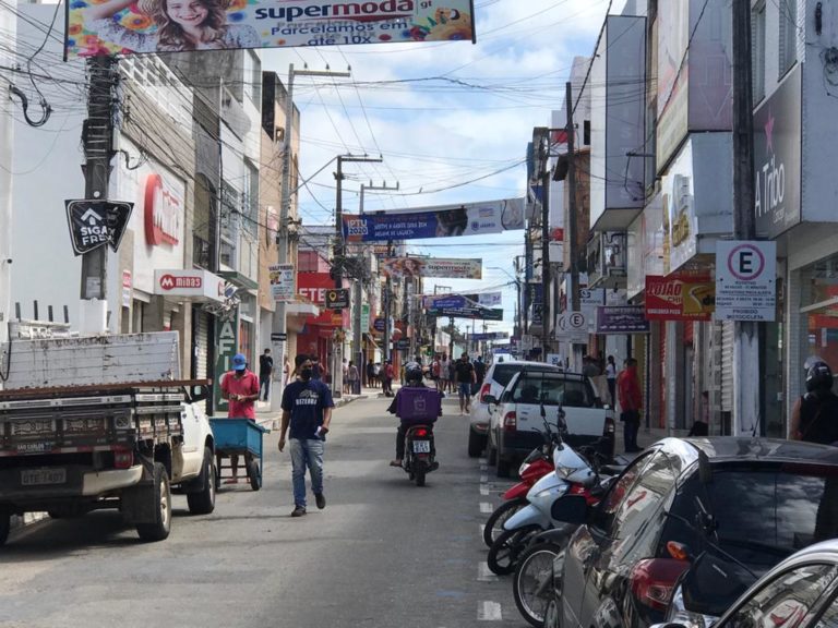 DTTU inicia ação para desobstruir as calçadas do centro de Lagarto
